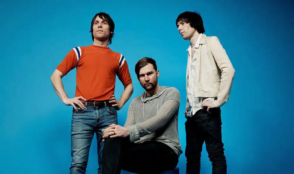 The Cribs Kembali Menggeliat: “Never The Same” Jadi Penanda Energi Baru Menuju Selling A Vibe